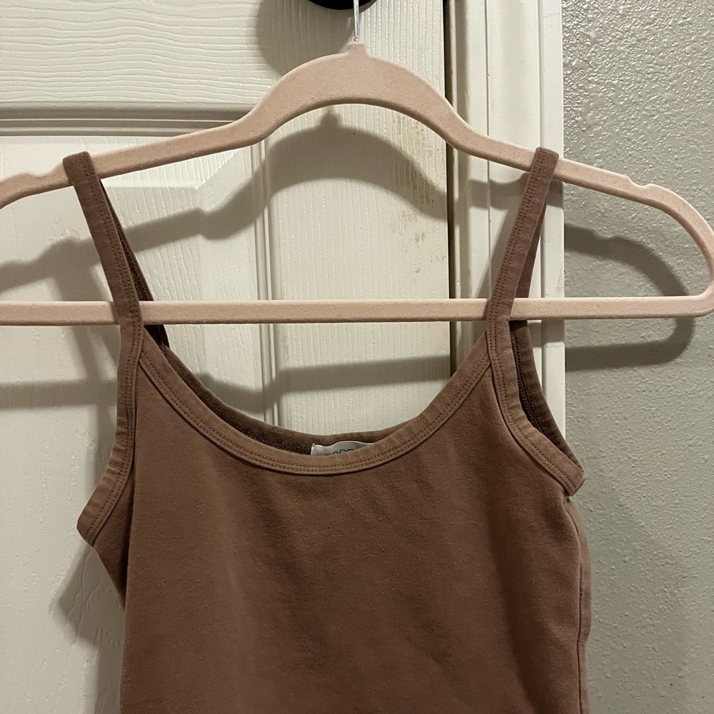 2 PACK(BROWN AND GREY) CROPPED TANK TOPS